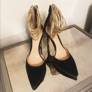 Brand new suede Vince Camuto heels